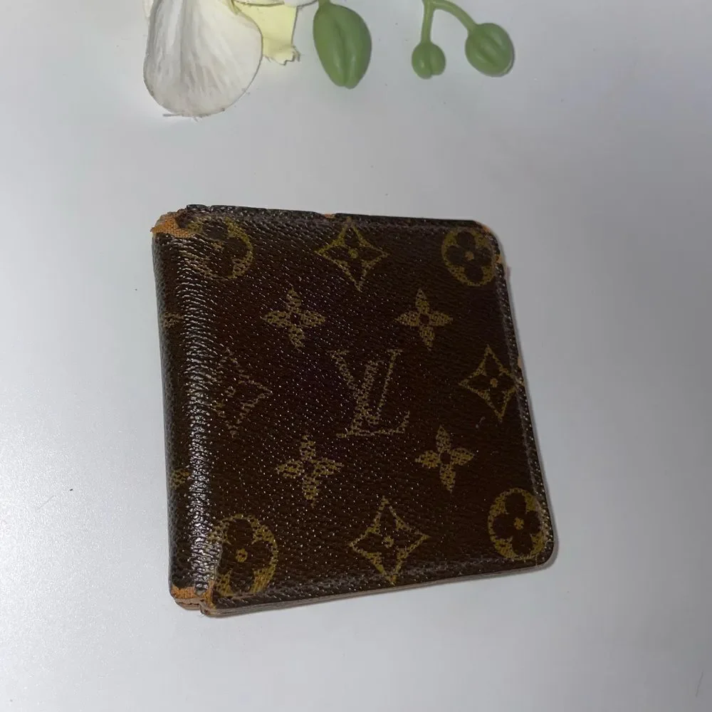 Authentic Louis Vuitton Monogram Bifold Wallet Mens